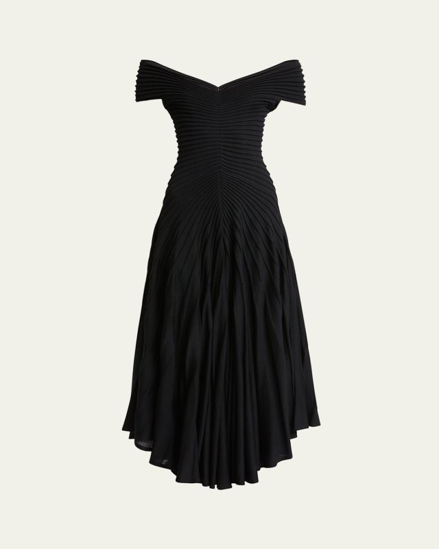 Off-Shoulder Sculpting Line Flared Wool Maxi Dress